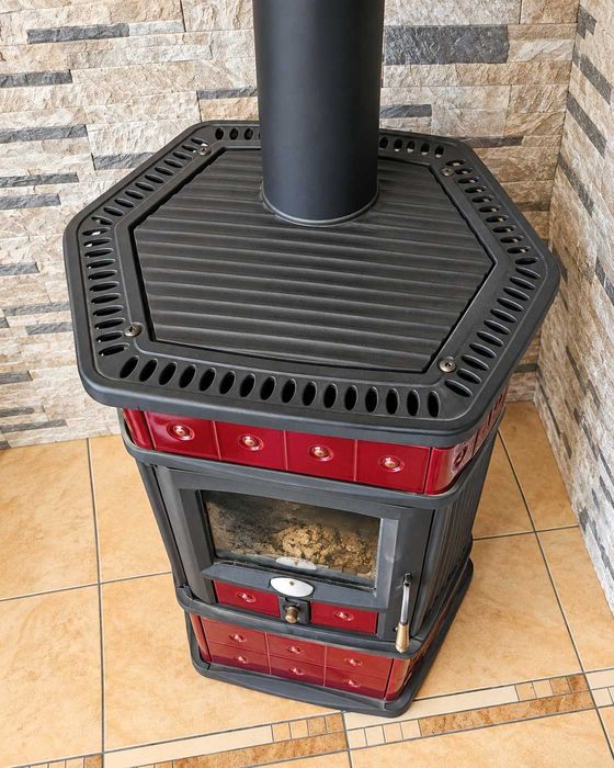 Piec kominkowy koza Lincar Monellina 176N 8 kW – kaflowy, bardzo dobry stan