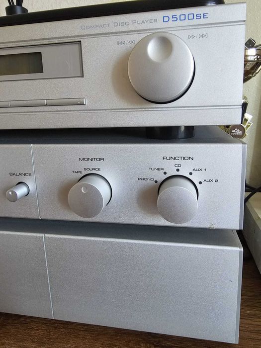Rotel RB-03 + RC-03, Cambridge Audio D500SE