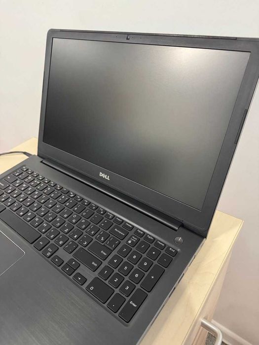 Ноутбук для навчання, роботи, ігор, Dell Vostro 5568 Діагональ 15.6