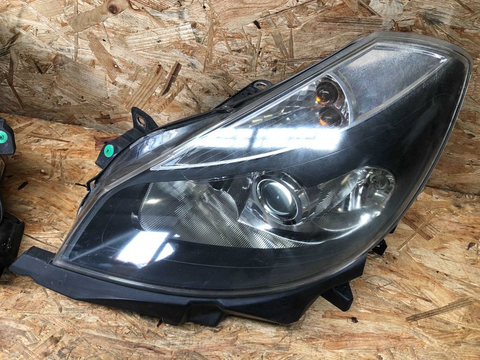 Lampa/reflektor przedni renault clio 3
