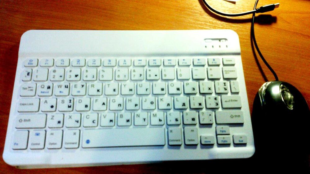 Безпровідна bluetooth клавіатура українізована акумуляторна! Блютуз