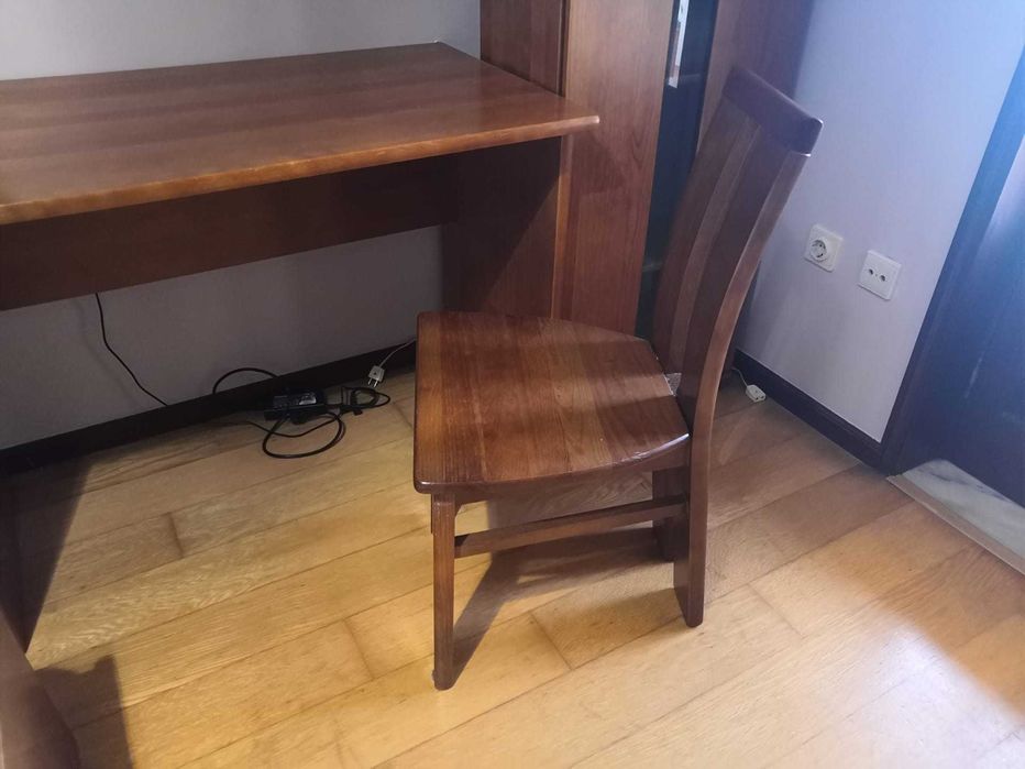 Secretária + cadeira