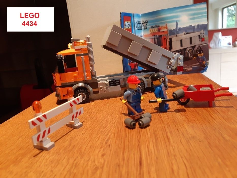 LEGO City (5 sets): 60047; 7498; 7641; 4434