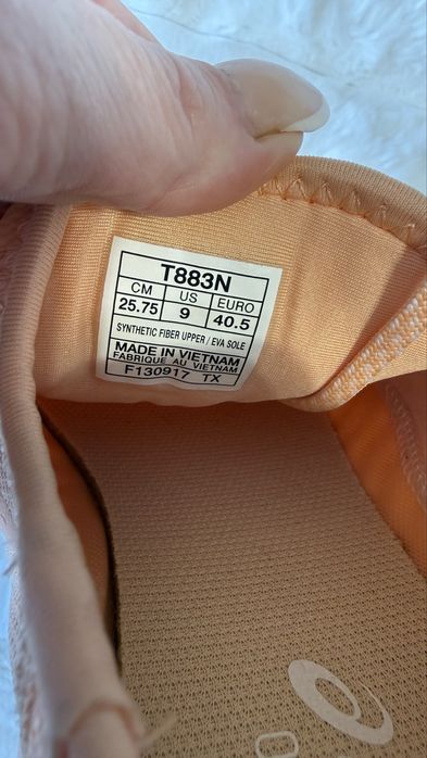 Жіночі кросівки фірмові Asics Gt р 40