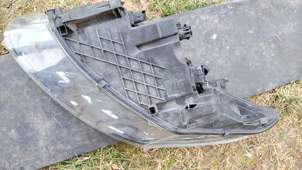 Lampy przednie Megane 3 lift wersja GT 2015 rok