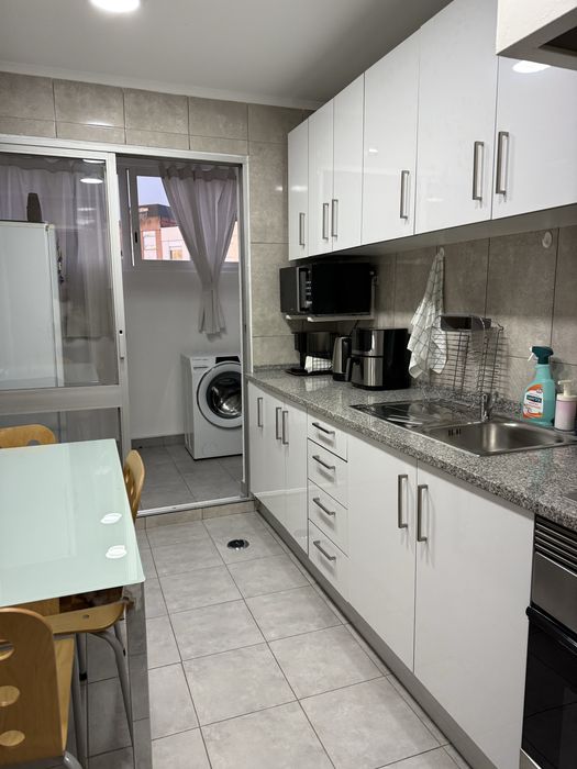 Aluga-se quarto individual em Alfornelos disponivel Julho