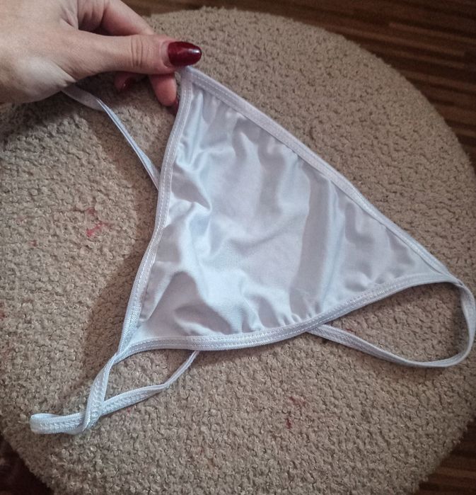 Majtki stringi piękne białe XS S M