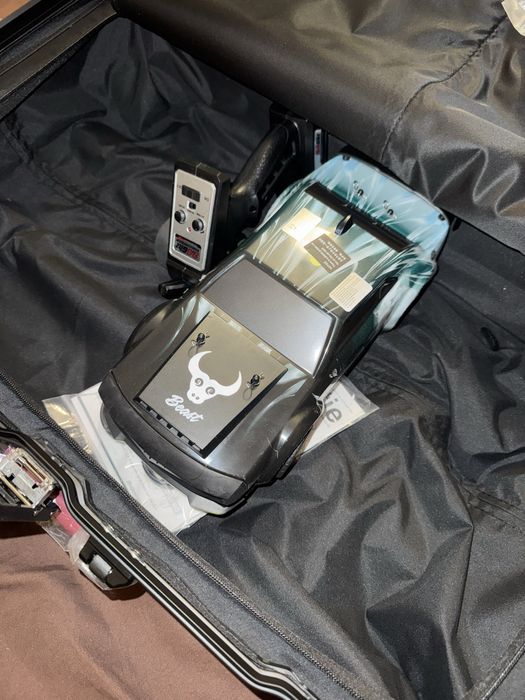 Машинка на радиоуправлении 40км дрифт версия