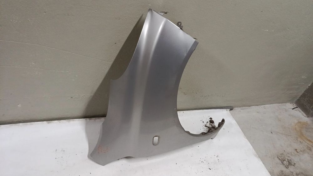 Guarda-lamas direito NISSAN Micra IV (K13)