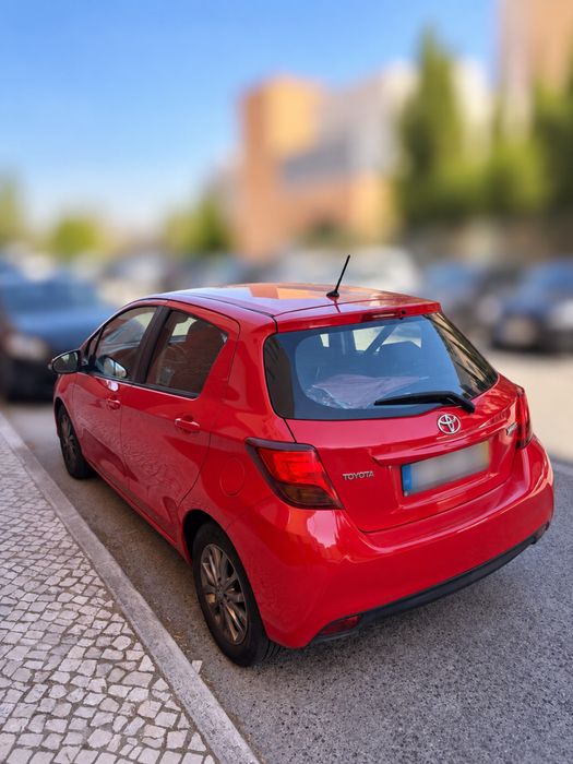Toyota Yaris 1.0 Gasolina 2016 114mil kms foto 3