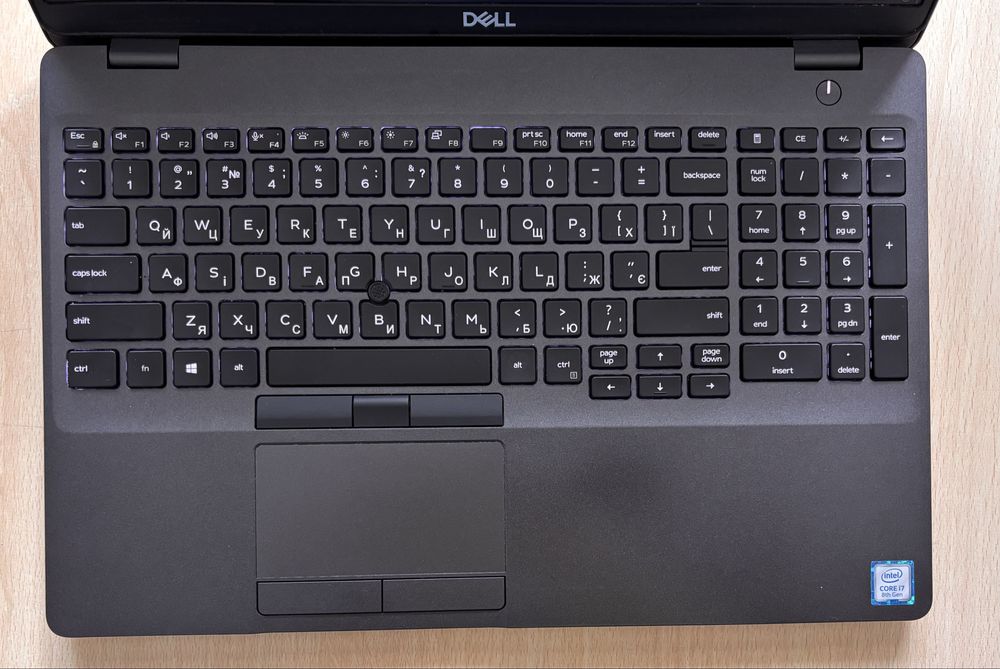 DELL Latitude 5500•15.6"IPS сенсор•Core i7-8665U•8/16•256SSD