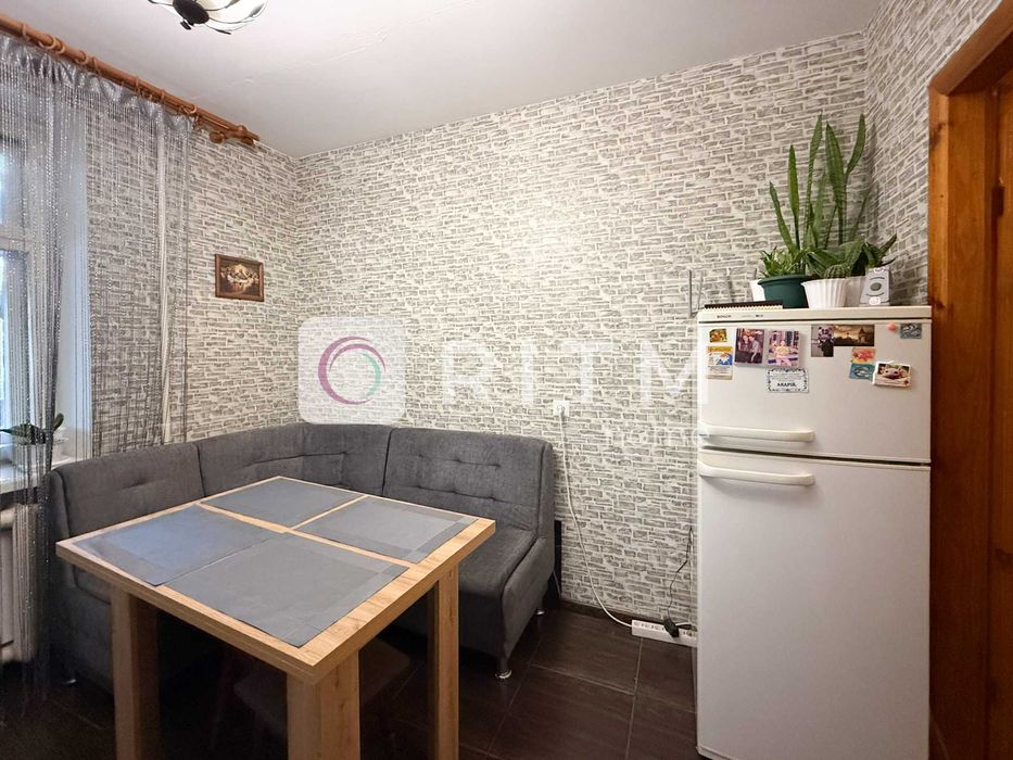 Продається 1-кімнатна квартира на вул. Карпенка-Карого, 9