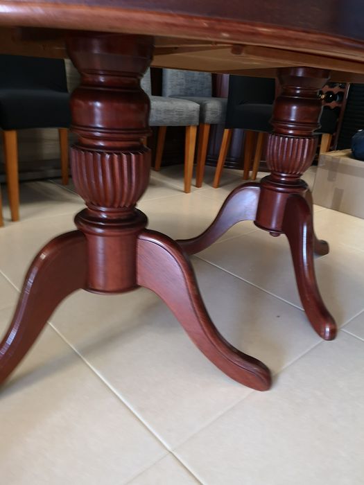 Mesa em madeira  extensível