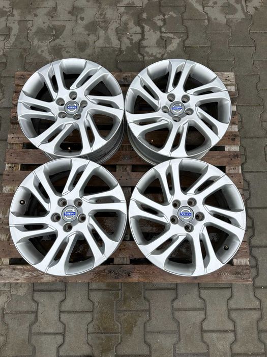 5x108 7,5j x 17" et55 Volvo OE komplet alufelgi