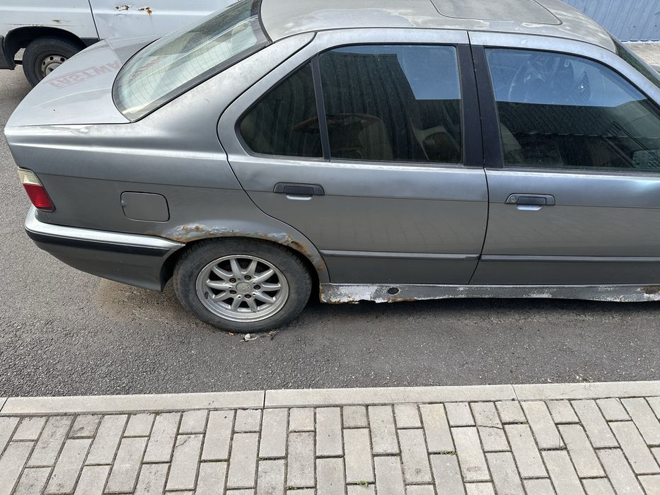 Продам бмв е36 срочно