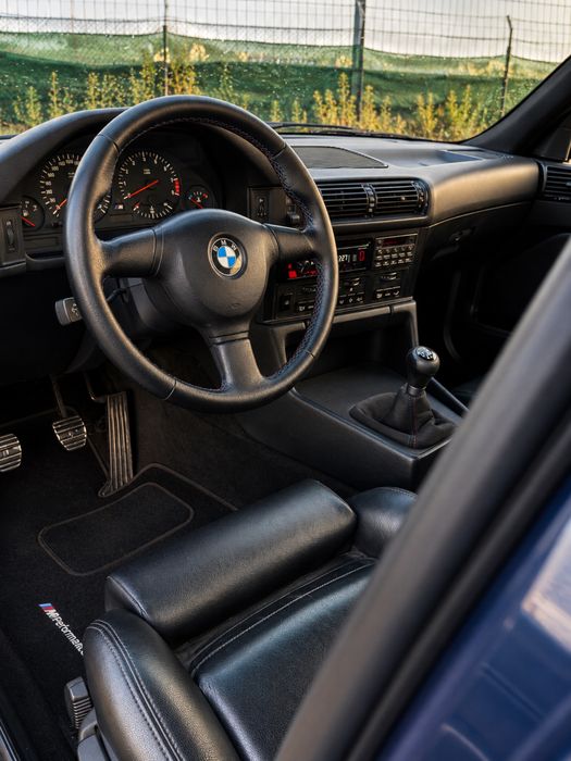 BMW serie 5 E34 540i V8 impecável
