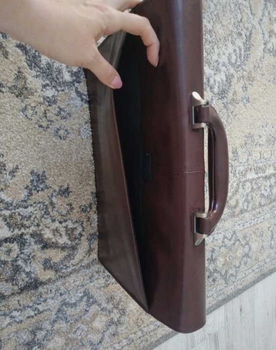 Aktówka marki Operon