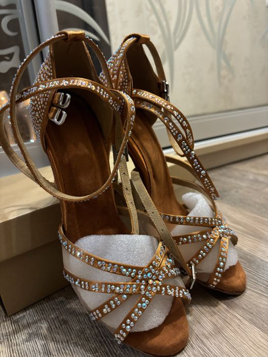 Туфлі танцювальні , бальні