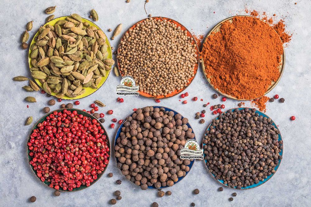 Гвоздика Перець Бодян Кориця Кардамон Імбир Барбарис Цедра Фенхель