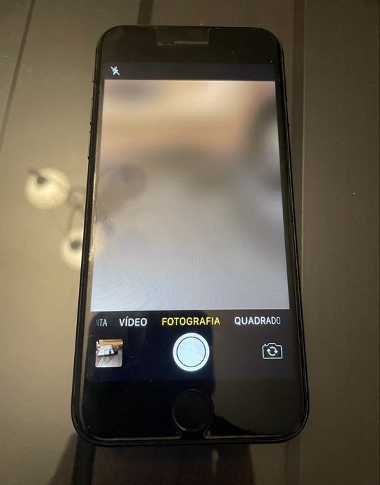 iPhone 8 com câmara danificada – 64GB64751225456769121