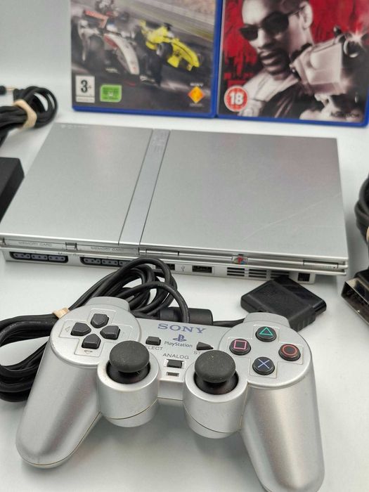 PlayStation 2 Slim (SCPH-70008 Silver)