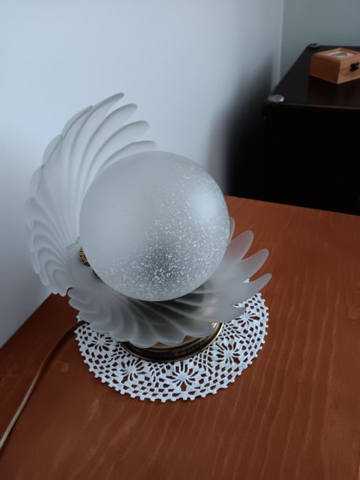 Candeeiro de teto e de mesa cabeceira pouco uso,  estado novo