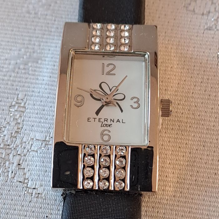 Nowy zegarek Avon