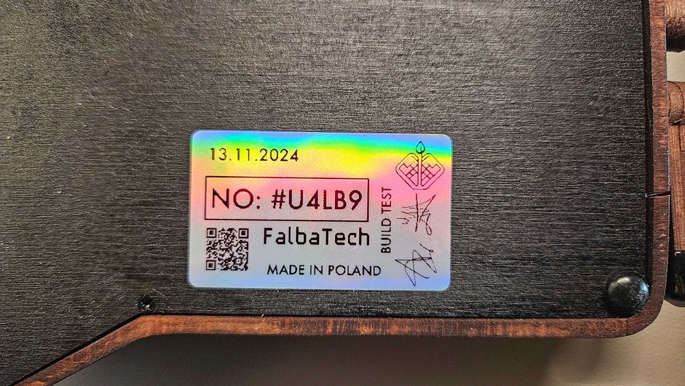 Ergonomiczna klawiatura mechaniczna ErgoDash firmy FalbaTech