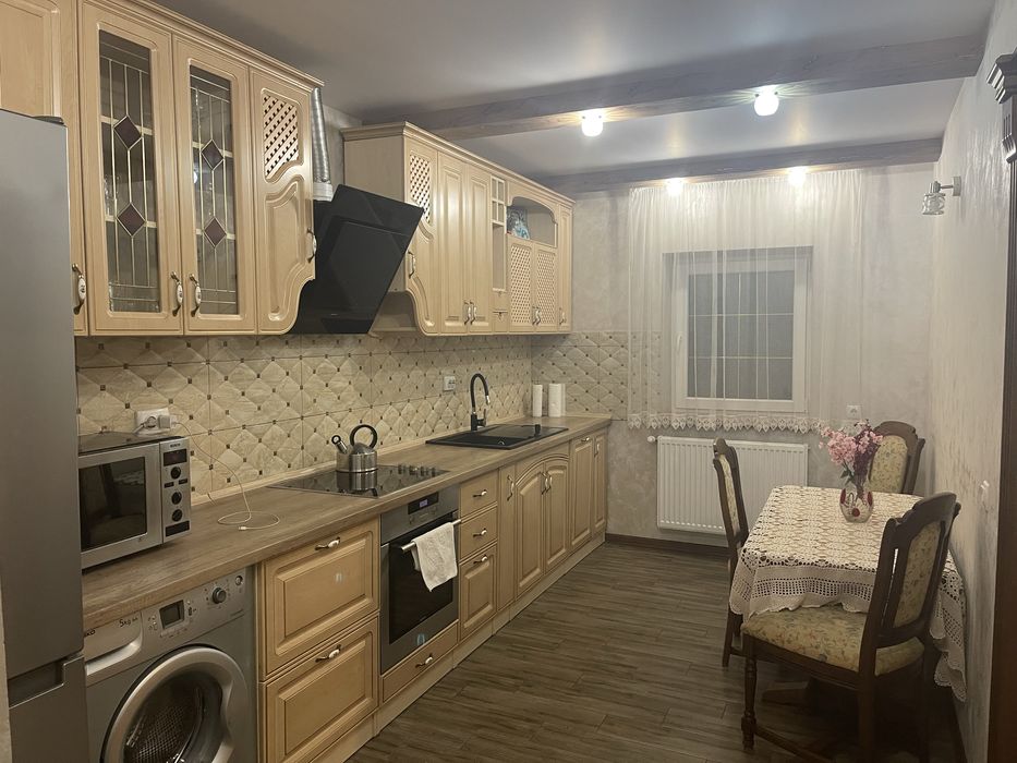 Будинок квартира житло подобово Почаїв