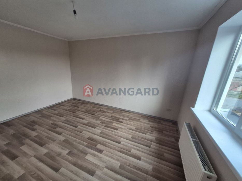 Продаж 2-поверхового будинку з ремонтом