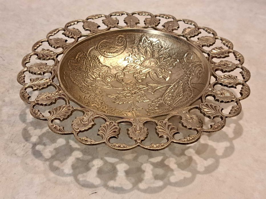 На подарок. Бронзовая вазочка для украшений - бронза, латунь.