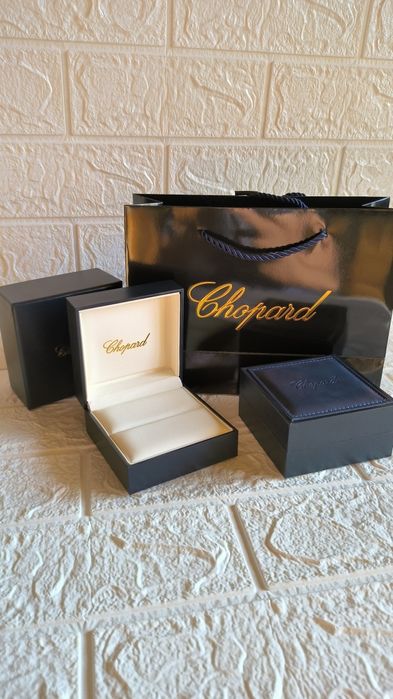 Упаковка для кольца серёжек кулона Chopard.