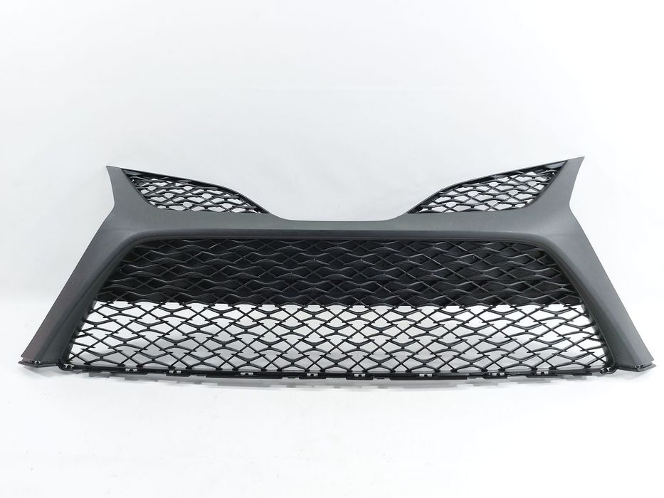 Решітка переднього бампера (SE/XSE) Toyota Camry 2018-2020