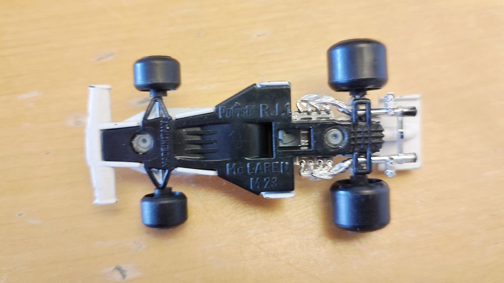 2 carros Corgi e Polistil anos 70