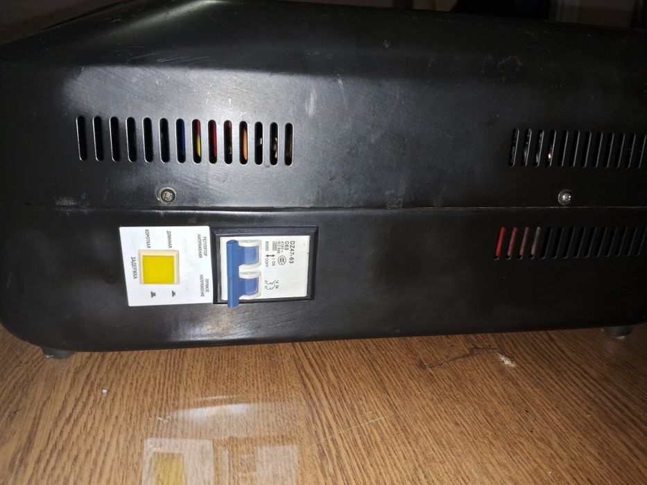 Стабілізатор напруги LUXEON,12кВт,релейний,б/в