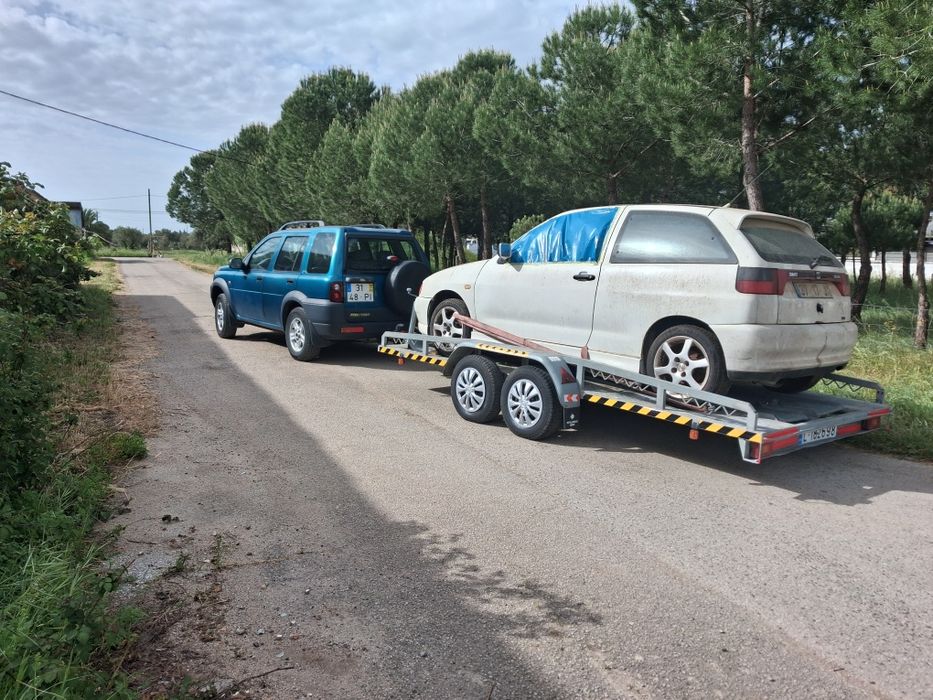 Serviços de  transporte de viaturas