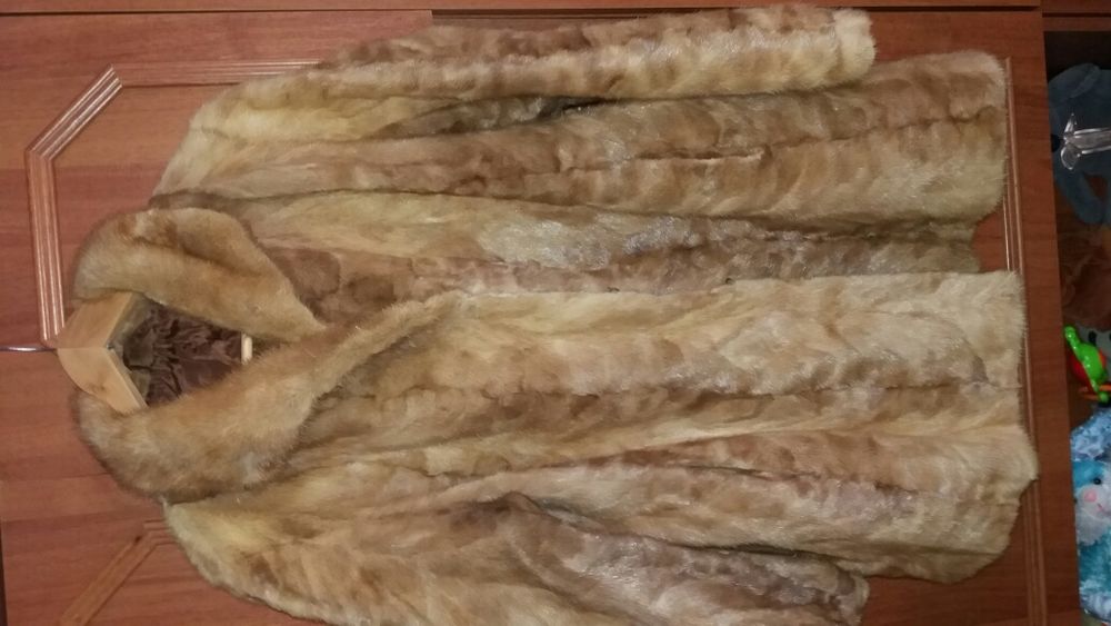 Норковий полушубок