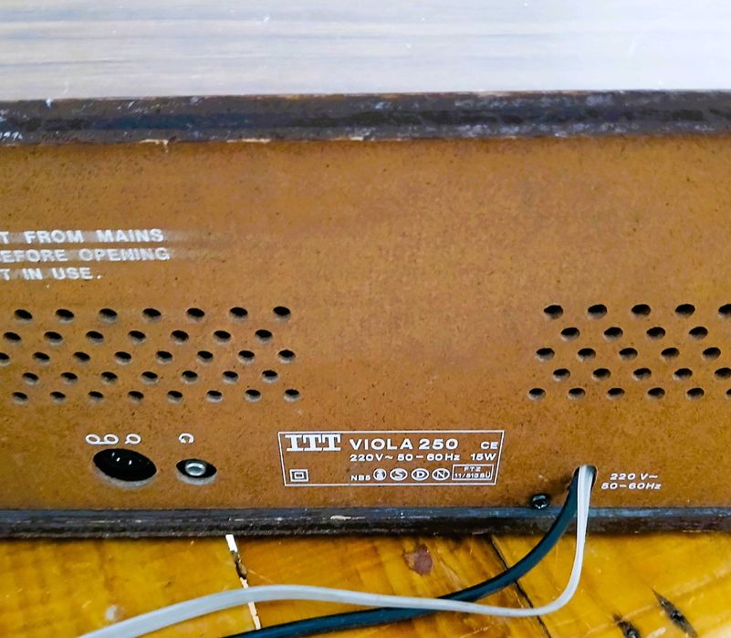 Rádio ITT modelo  250