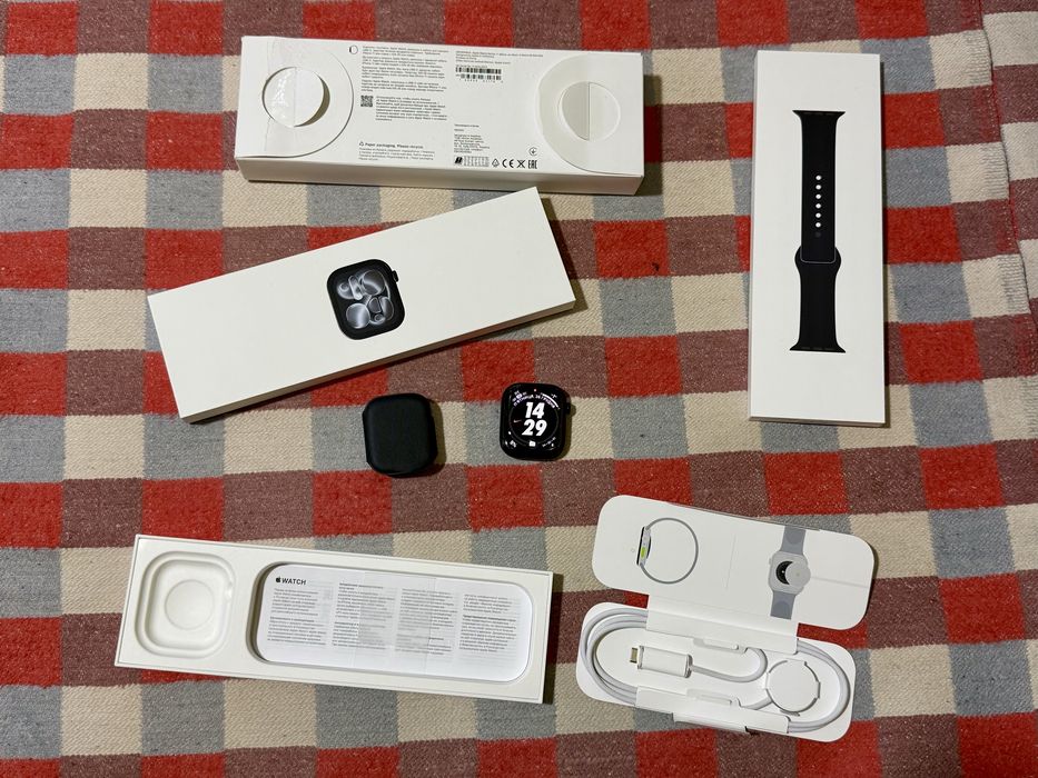 Apple Watch Series 11 46mm Jet Black Alu. Case (MEUW4)