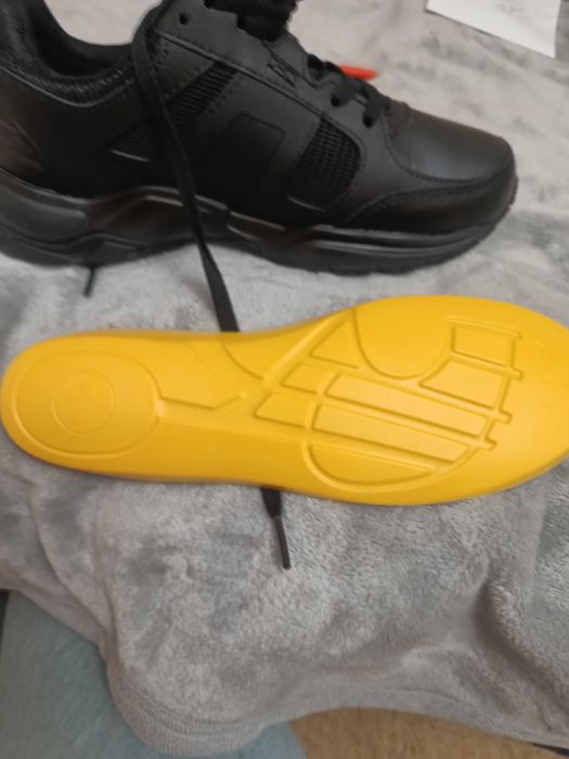 Кросівки TredSafe Waterproof  розмір38 1/2 нові