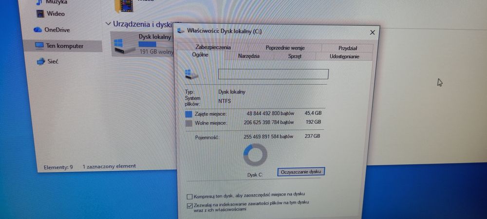 Komputer stacjonarny DELL, monitor, głośniki, mysz