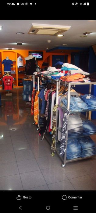 Mobiliário em inox e acessórios para loja