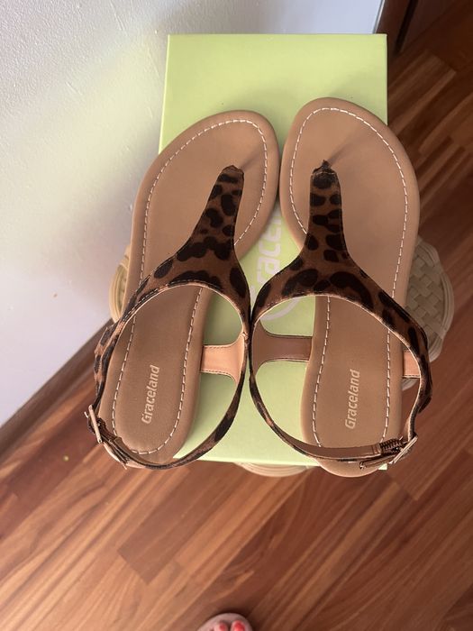 Nowe sandalki firmowe roz.38