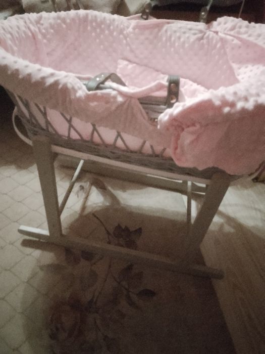 Kołyska dla dziewczynki