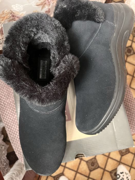 Продам жіночі кросівки Skechers (зимові/демисезонні, оригінал)