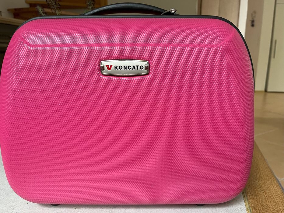 Kuferek kosmetyczny Roncato