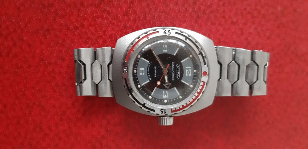 Часы Восток. Амфибия. Антимагнитные. Сделано в СССР.