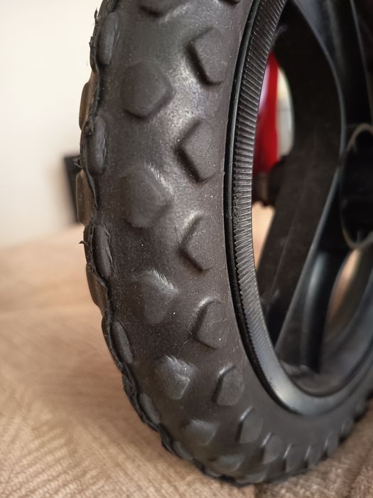 Vendo bicicleta muito nova,usa algumas vezes.