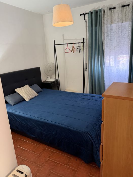 Quarto em apartamento familiar casal 600