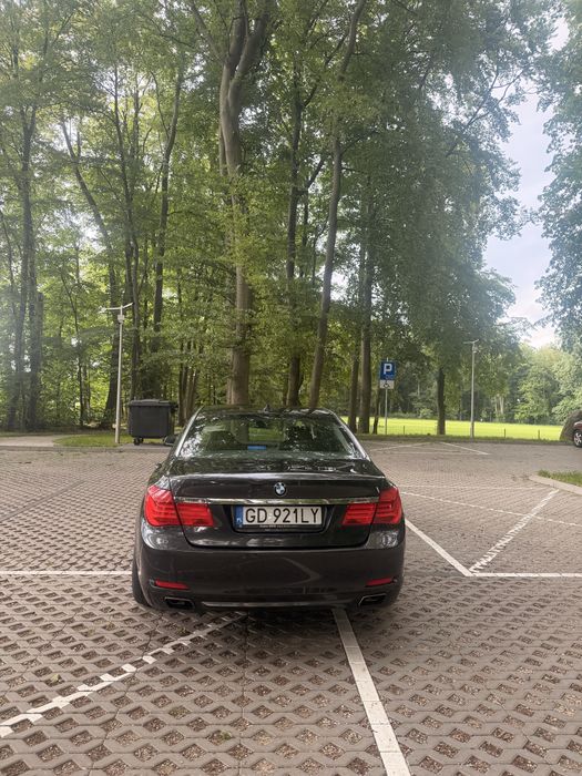 BMW Seria 7 F01 750i xDrive | 4.4 V8 | 450 KM | 2009 | Czarna Limuzyna